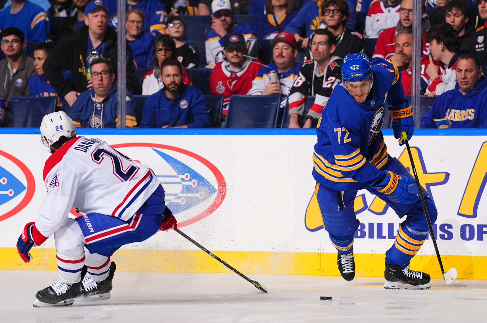 Tage Thompson sez oh shit the puck what do I do with it